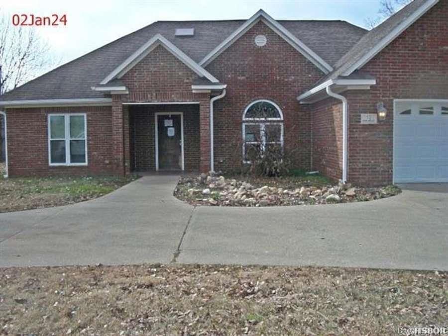 1st image of 10 Riverview Dr