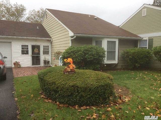 1st image of 28 Chippendale Dr