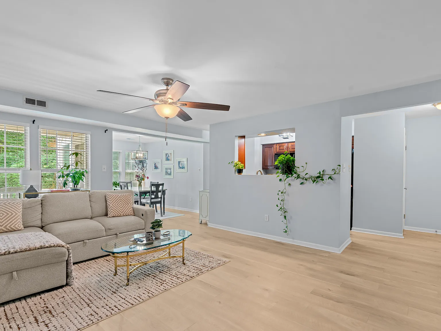 2 bed, 1086 sqft, $2,400 — Photo 4