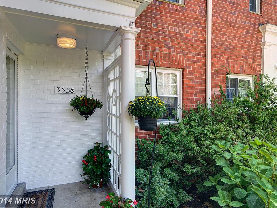 1st image of 3538 Valley Dr #3538
