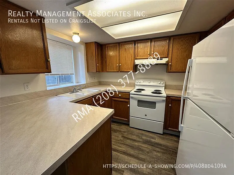 3 Bedroom Duplex on Boise Bench~ Orchard & Irving — Photo 4
