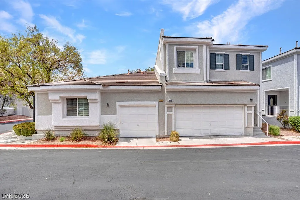 3 bed, 2.5 bath, 1623 sqft, $1,950 — Photo 3