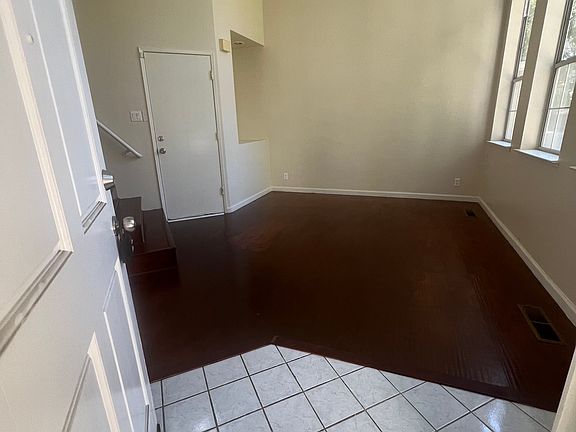 2nd image of 1523 Larkwood Ct