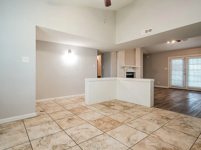 458 Rainier St — Photo 5