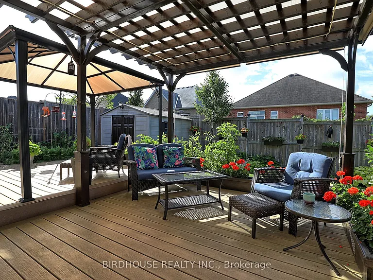 21 Ellis Cres — Photo 29