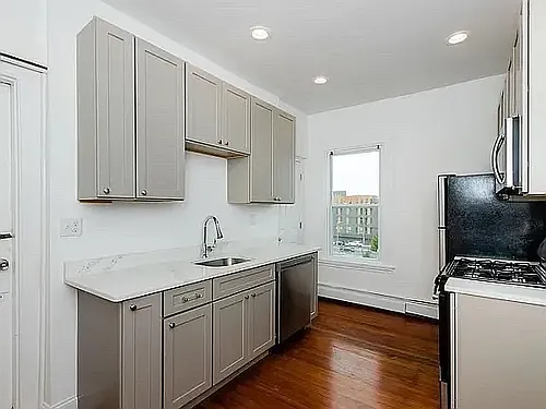 319 Dorchestester St #2 Photo 1