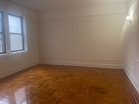 5th image of 655 Pelham Pkwy N APT 3K