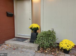 1310 Northgate Sq, Reston, VA 20190