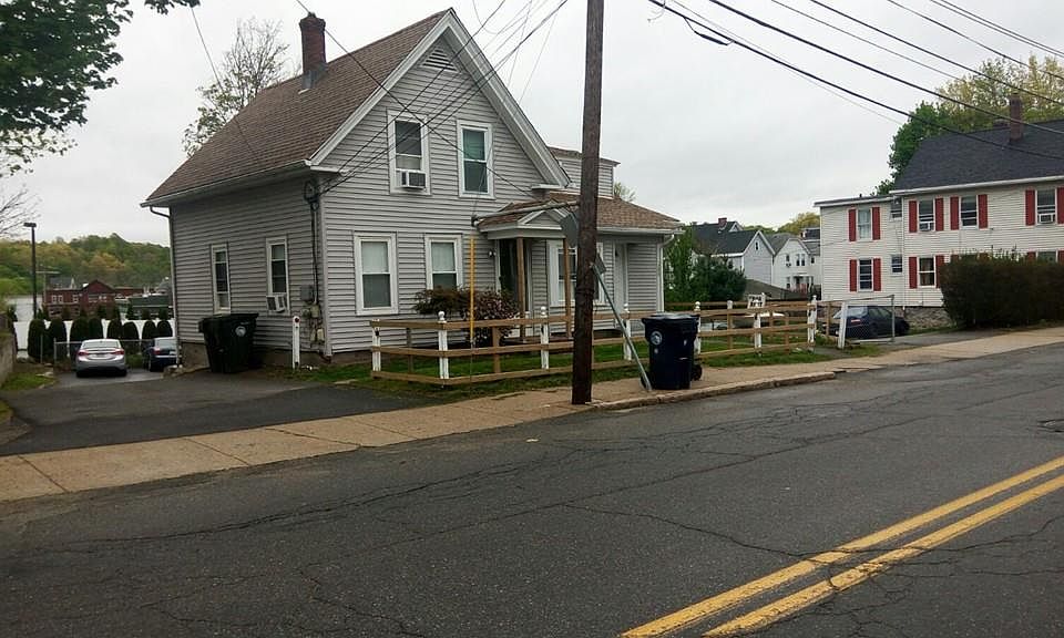 1st image of 290 Lincoln St #1