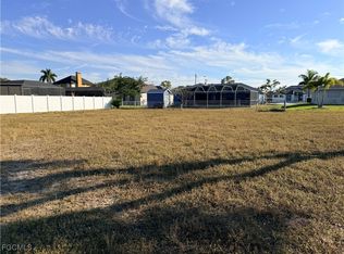 1422 SW 39th Terrace Cpe, Coral, FL 33914