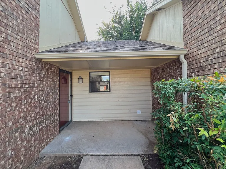 112 N Grand Fork Dr — Photo 3