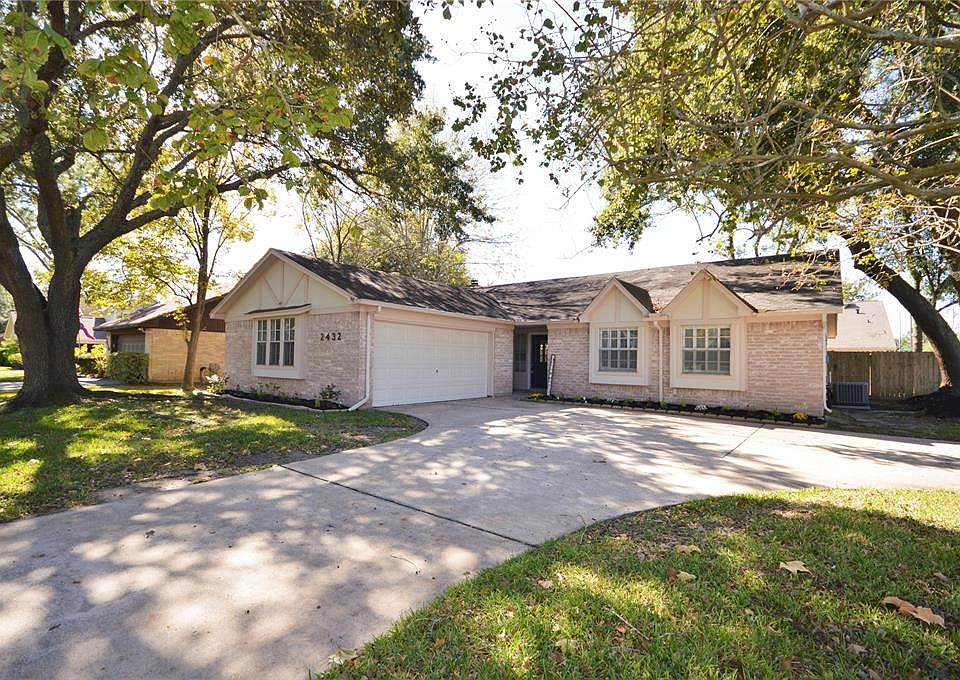 1st image of 2432 Colleen Dr