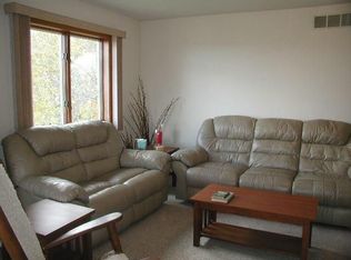 41962 200th St, Delavan, MN 56023