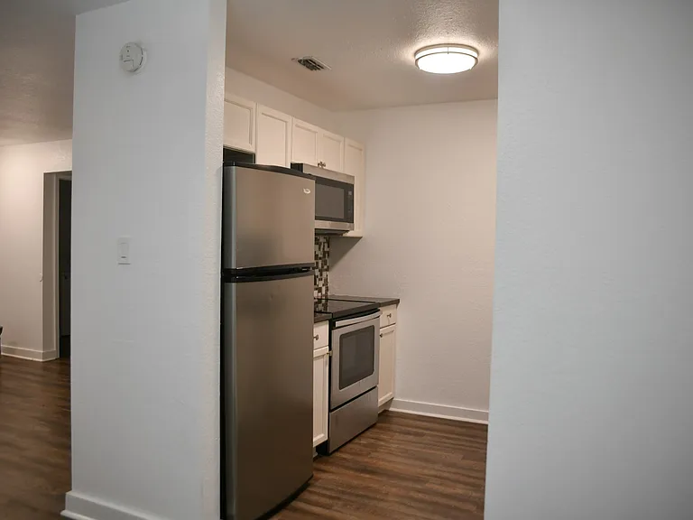 617 Holyoke Ct #D — Photo 5