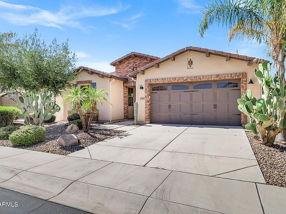 2nd image of 119 E CAMELLIA Way