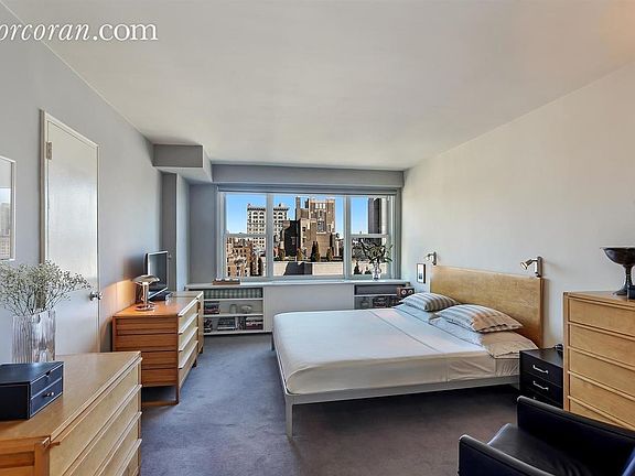 5th image of 101 W 12th St APT 19J
