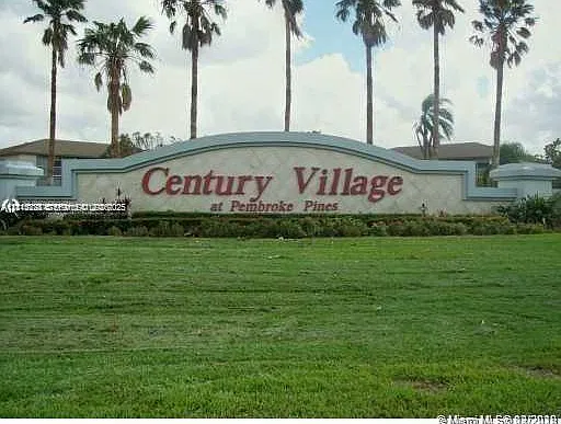 Buckingham At Century Vil — Photo 1