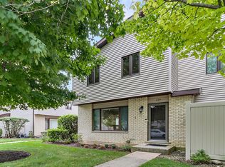 264 E Woodlawn Rd, New Lenox, IL 60451