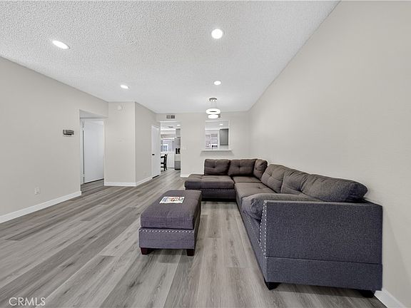 4th image of 15125 Nordhoff St Unit 20