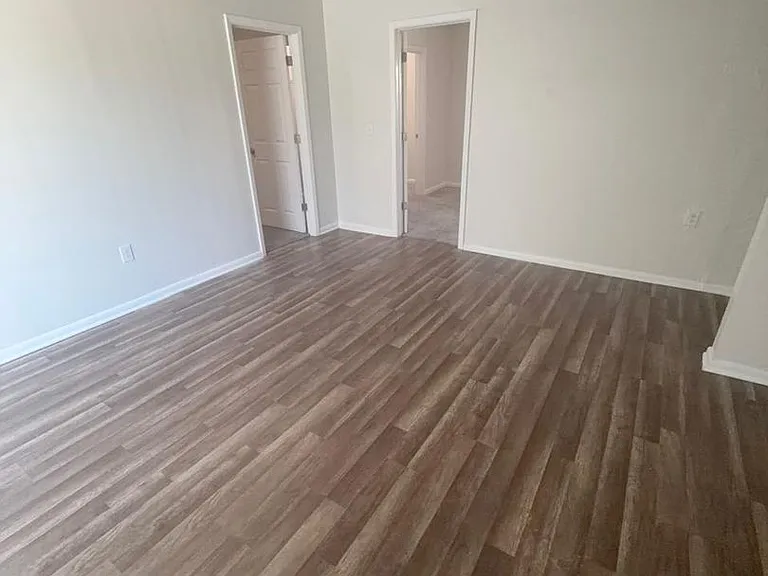 4438 Pearl Rd — Photo 6