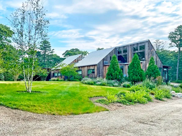 225 Bigelow Rd, Tisbury, MA 02568