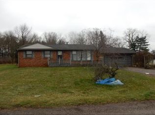 110 River Rd, Uhrichsville, OH 44683