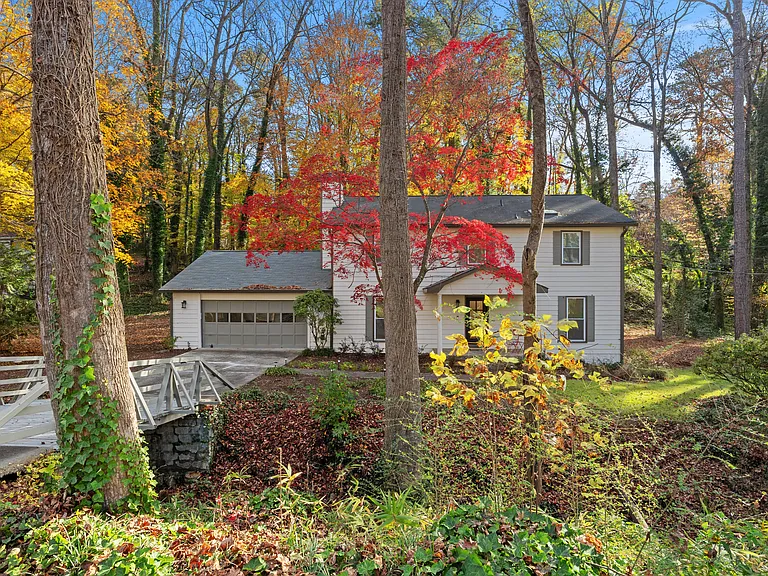 82 Vanessa Dr SE — Photo 14