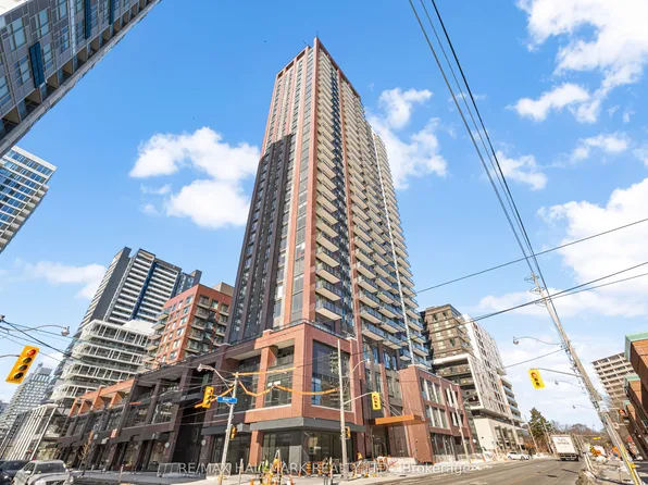 130 River St, Toronto, ON