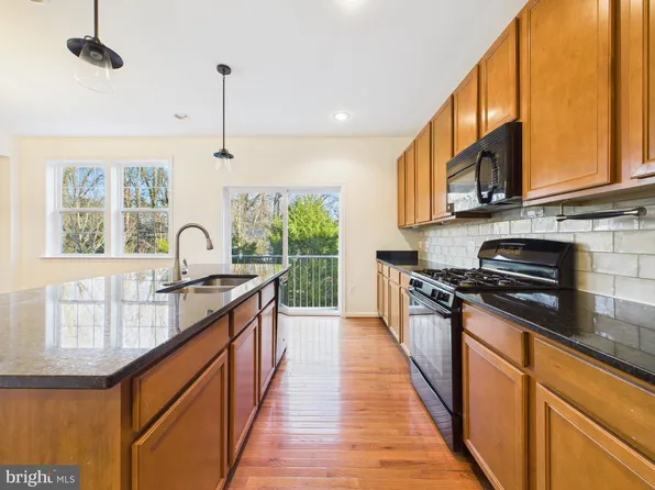 18213 Jillian Ln, Triangle, VA 22172