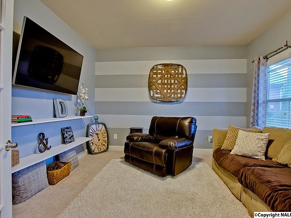4th image of 2411 Habersham Dr