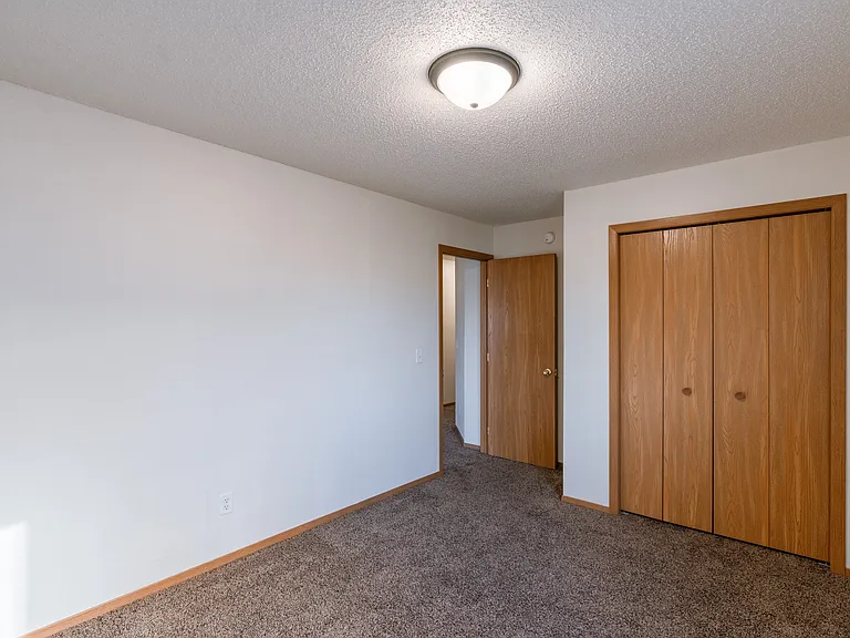 Fargo, ND Thunder Creek Apartments | Bedroom