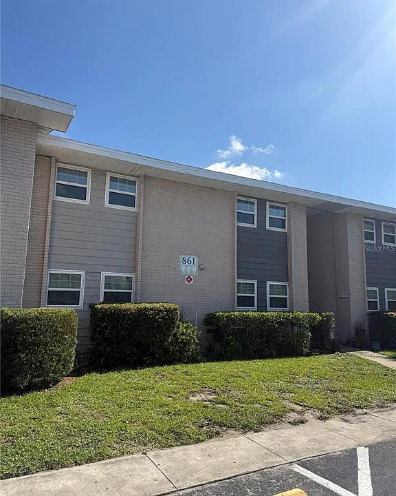 861 Sky Lake Cir #C