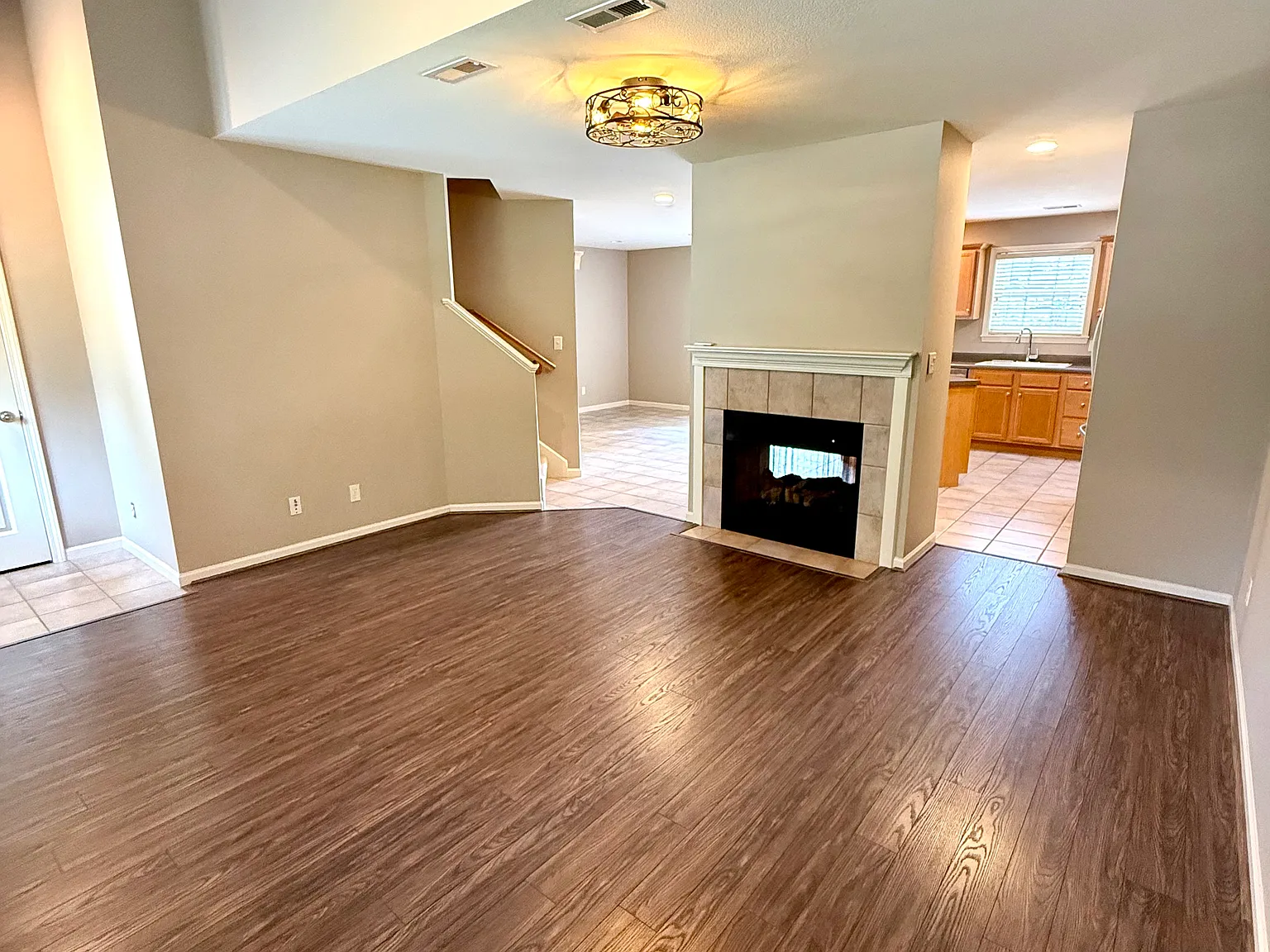 3 bed, 1692 sqft, $2,200 — Photo 4