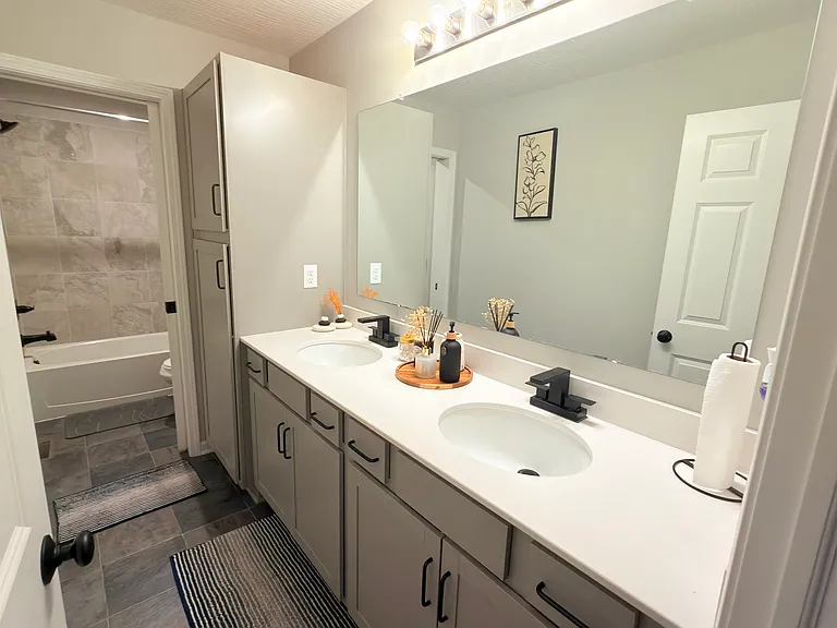 8951 Philmont Curve Dr — Photo 35