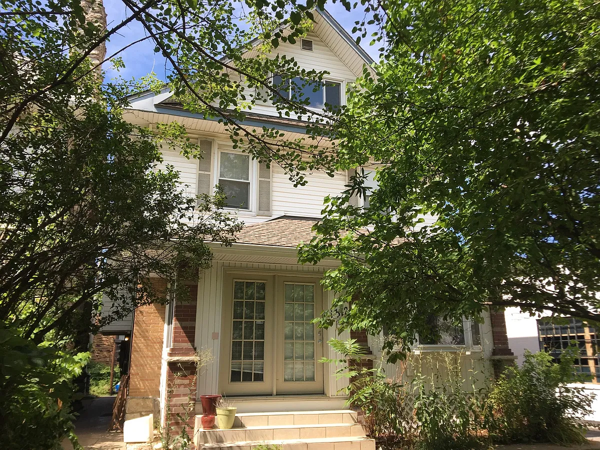 Building Photo - 1312 W 39th St #3