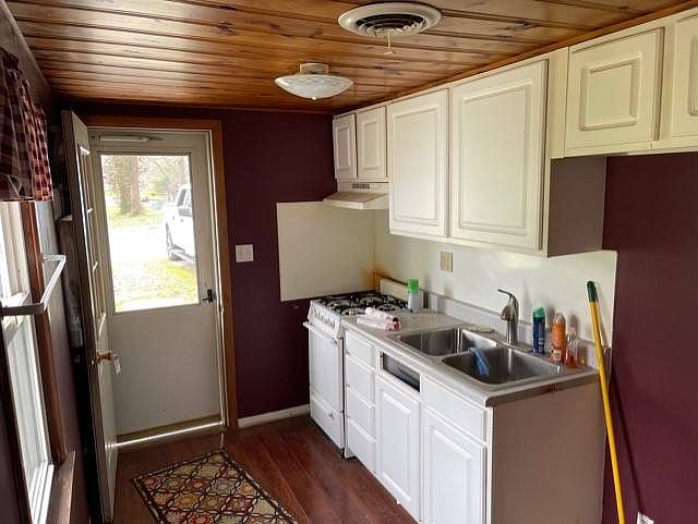 2nd image of 107 W Hardin St