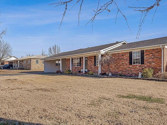 3rd image of 403 Rosewood Dr