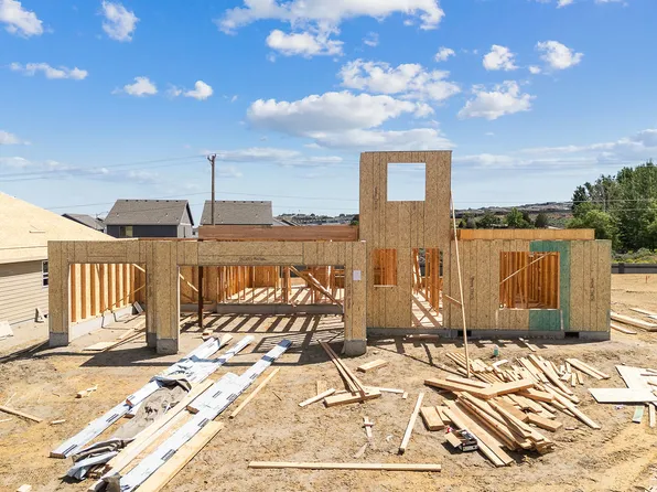 372 Tatoosh Ave, West Richland, WA 99353