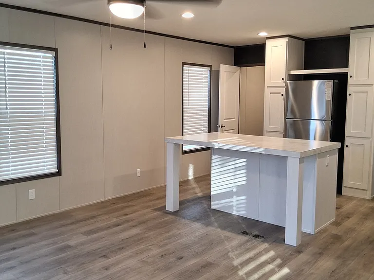 926 Lindsey St — Photo 15