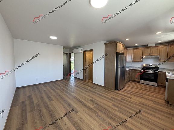 2nd image of 1818 Brenda Ln #A