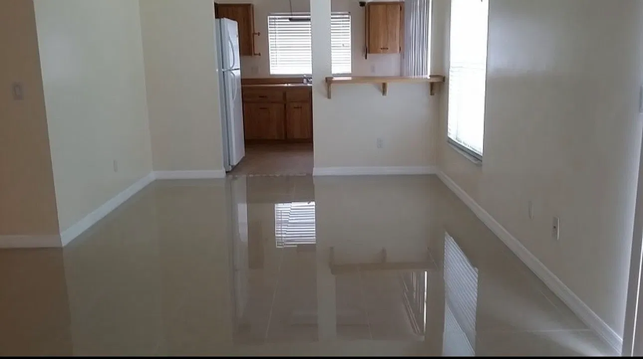 3 bed, 1377 sqft, $2,000 — Photo 4