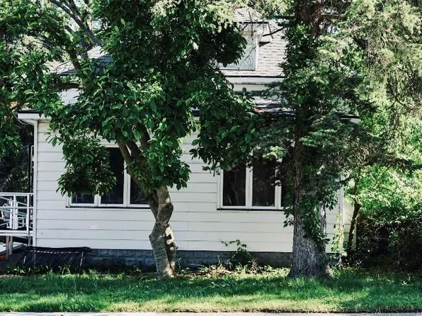 1079 W Southern Ave, Muskegon, MI 49441