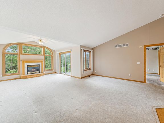 4th image of 6104 Creekview Ln N