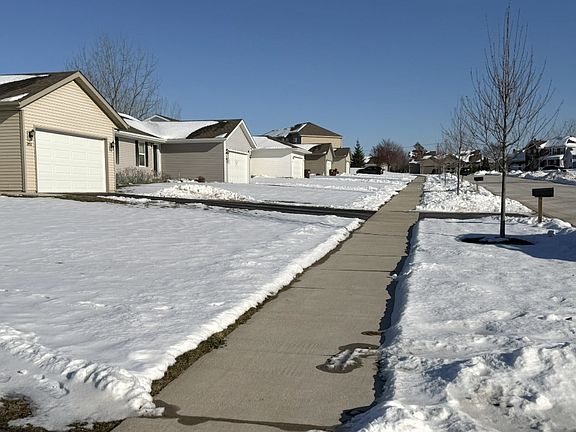 3rd image of 2044 Meadow Ave