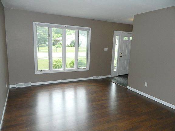3rd image of 1213 E Allendale Dr