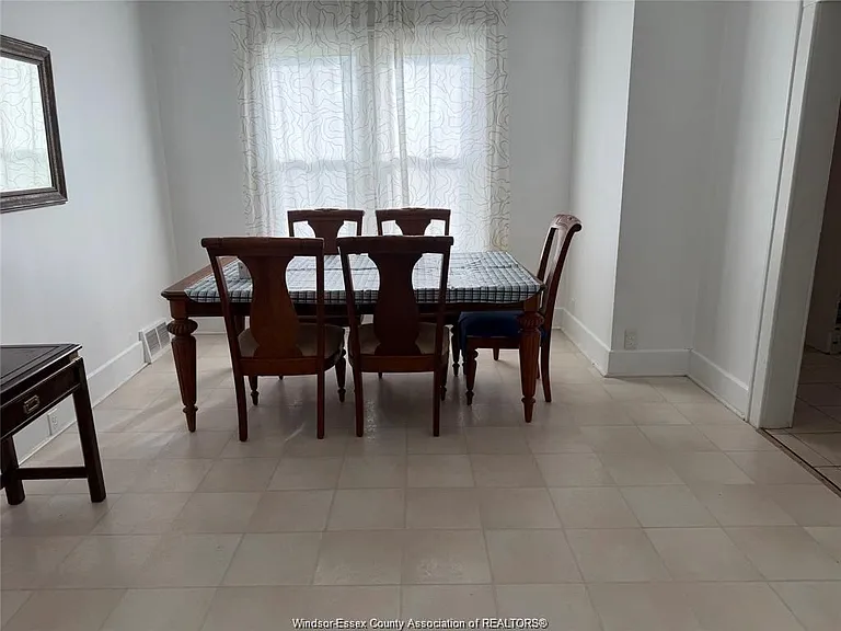 1180 Albert Rd — Photo 6