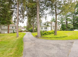20-22 Kohlanaris Dr, Poughkeepsie, NY 12601