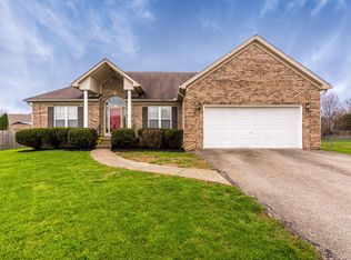 1004 Thorn Bush Rd, La Grange, KY 40031