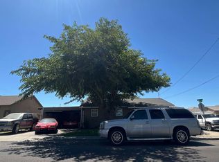 1008 F St, Livingston, CA 95334