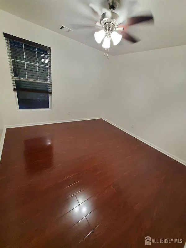 4 bed, 4.0 bath, 2558 sqft, $3,900 — Photo 4